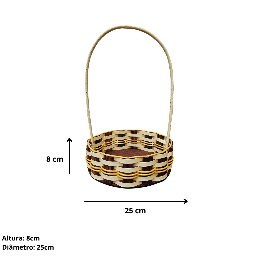 Cesta redonda de madeira de pinus e fibra sintética.