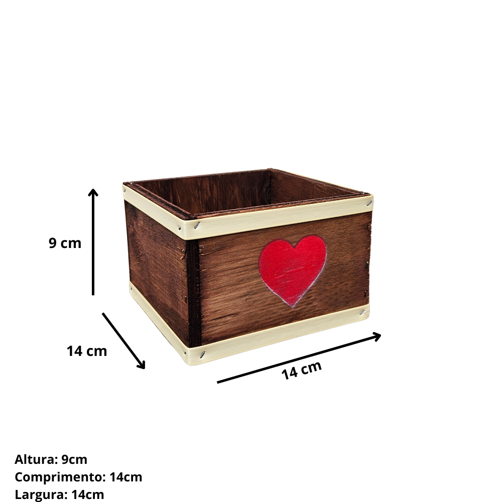 Cachepô feito em madeira de pinus e revestido com fibra sintética.