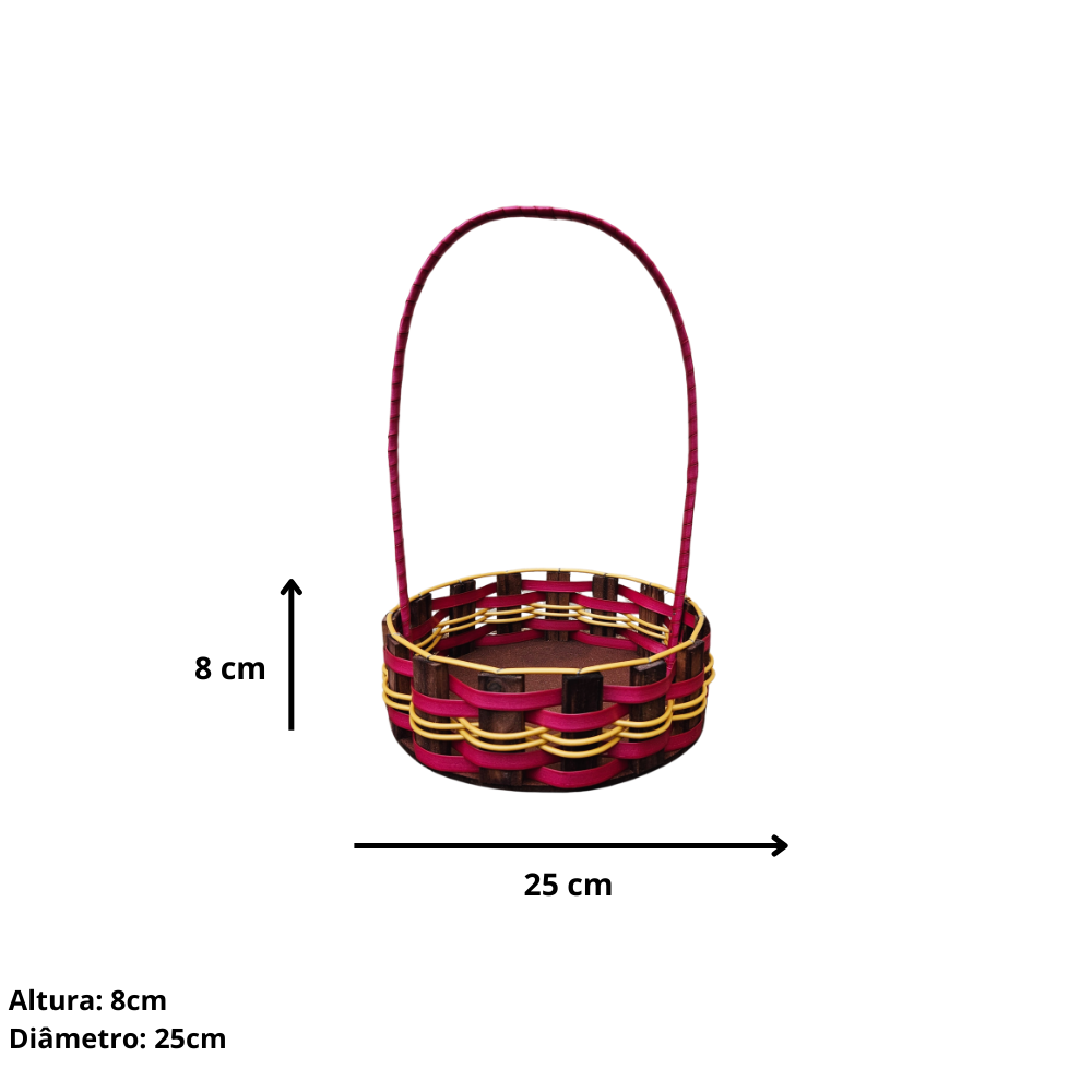 Cesta redonda de madeira de pinus e fibra sintética.